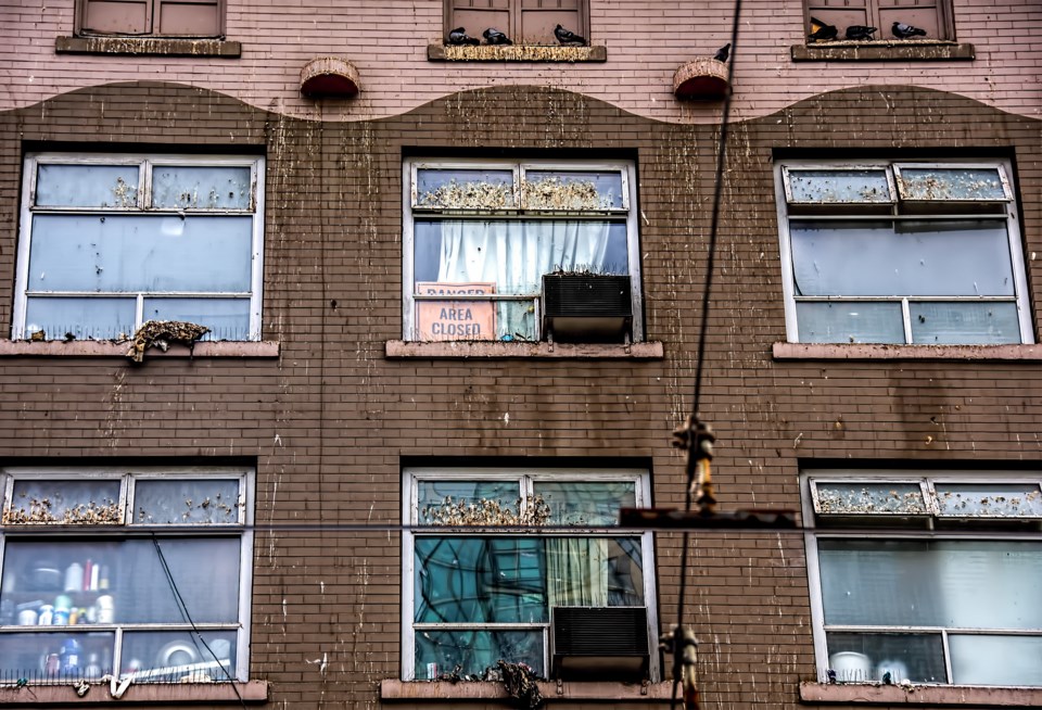 luugatwindow-2