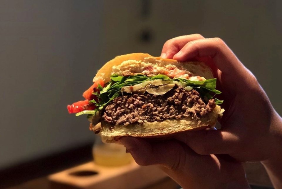 alibi-room-burger-ig