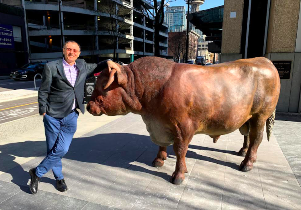 bull-statute-joe-fafar-vancouver.jpg
