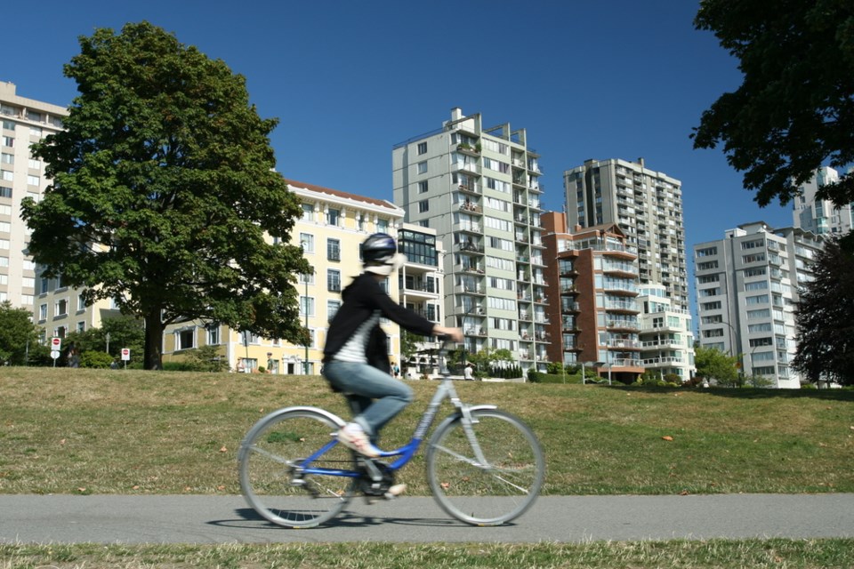 bike-riding-west-end-vancouver
