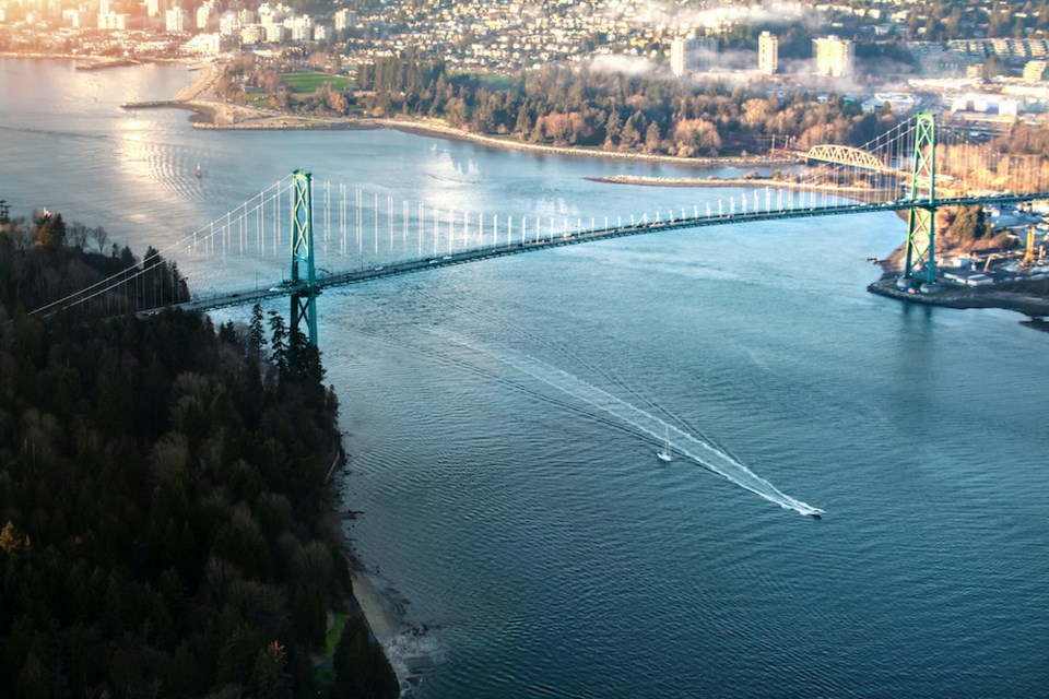 lions-gate-bridge-traffic