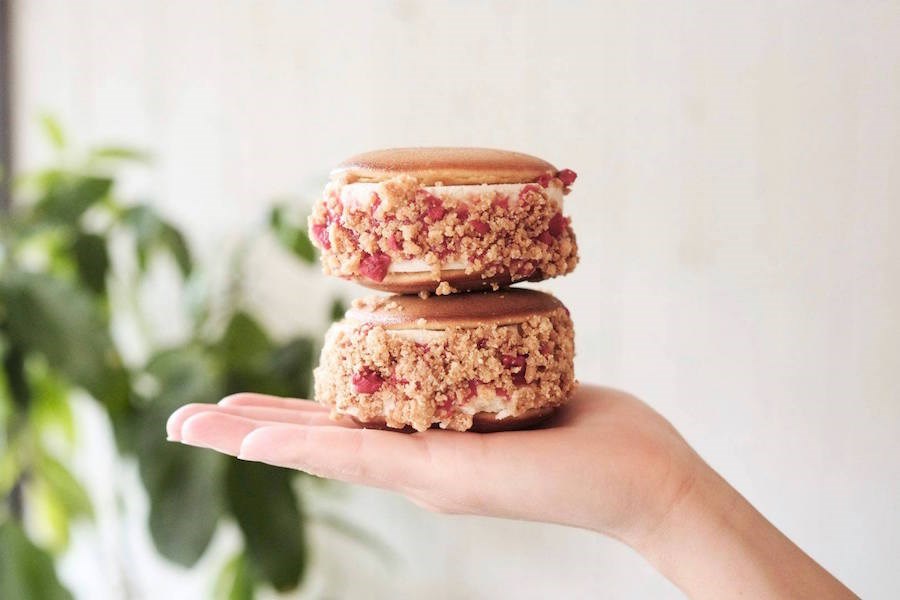 buckets-ice-cream-sandwich