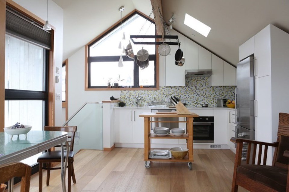 inside-laneway-house-lanefab