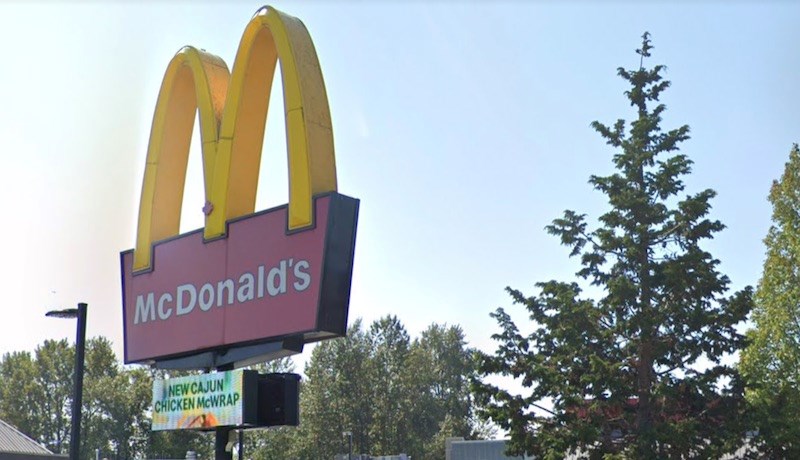 mcdonalds-canada-sign-covid19