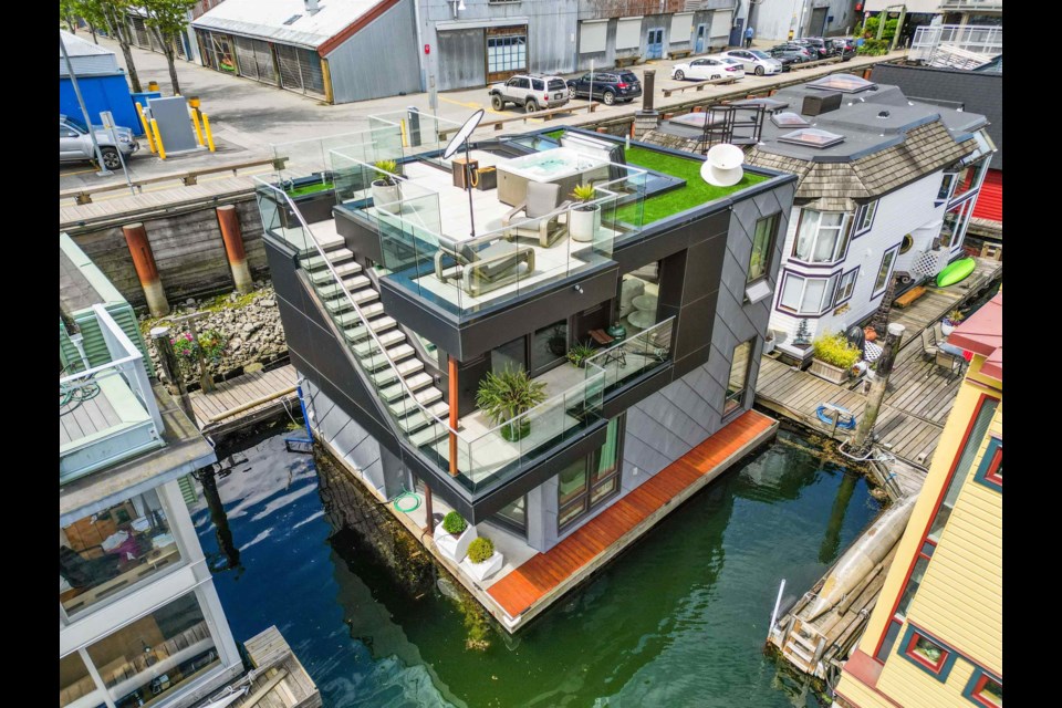 This Granville Island floating home is on the 鶹ýӳreal estate market for $1.85 million.