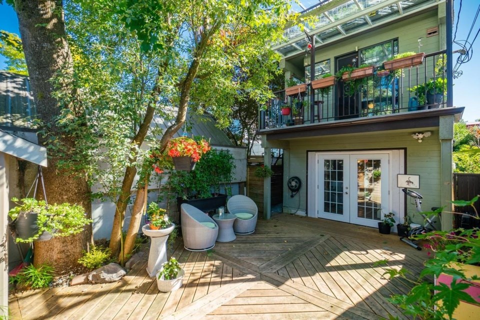 The three-storey "thin house" also has a narrow backyard.