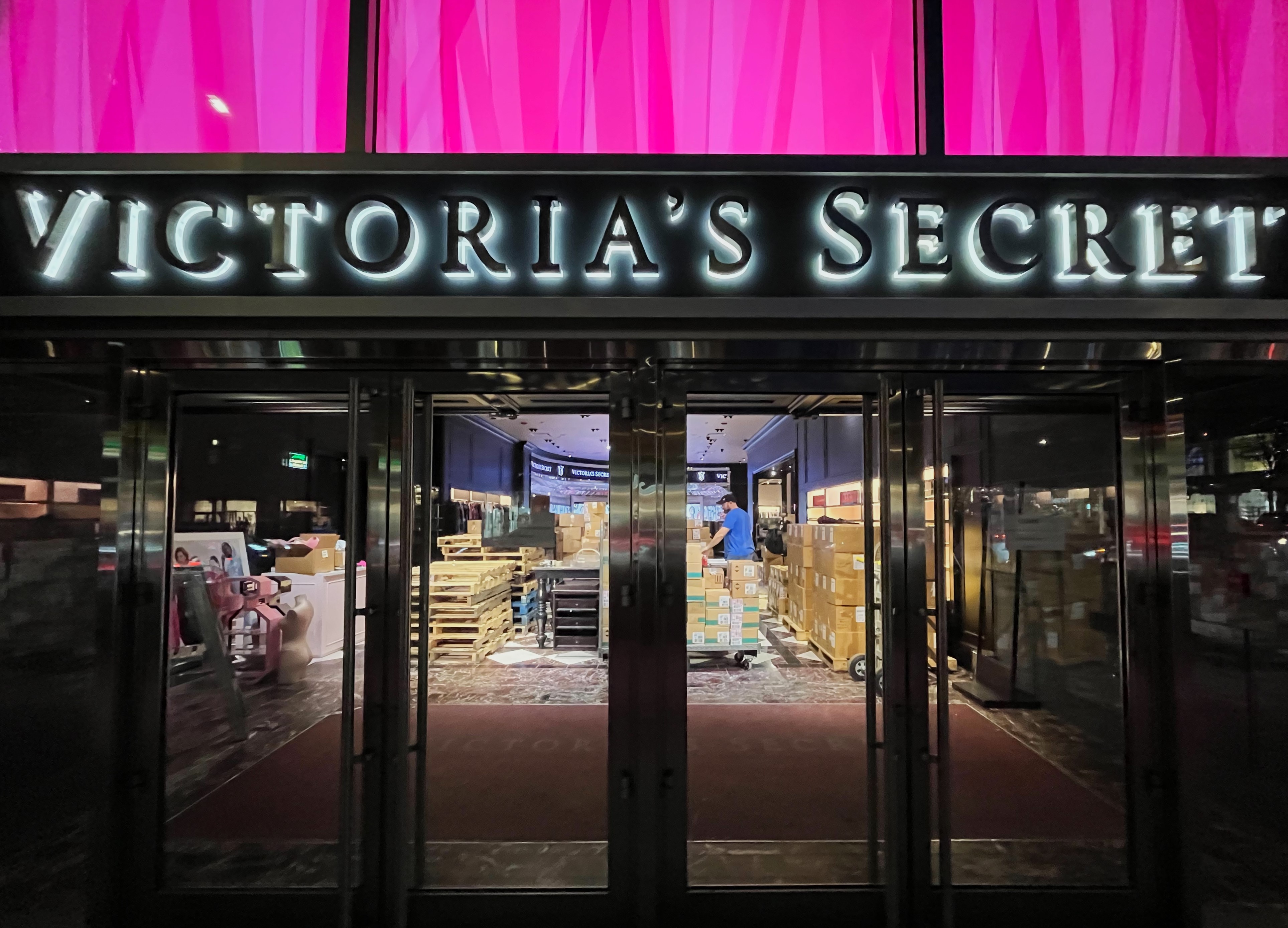 Victoria's Secret closes flagship Vancouver store on Robson - Vancouver Is  Awesome