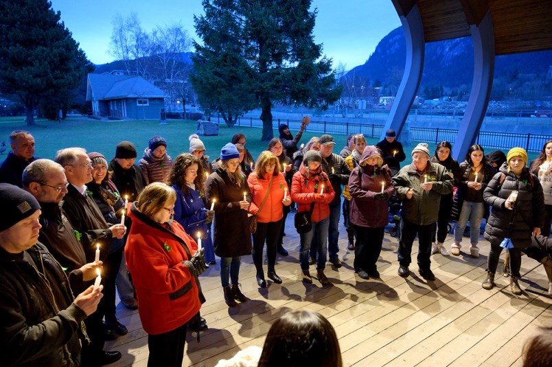 candlelight-vigil-for-missing-squamish-man-3