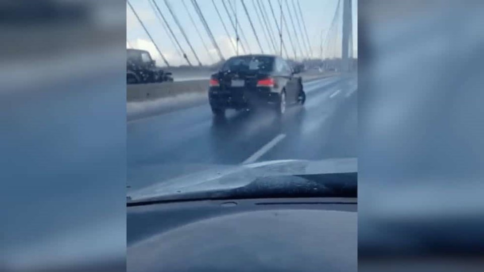 car-crosses-port-mann-bridge