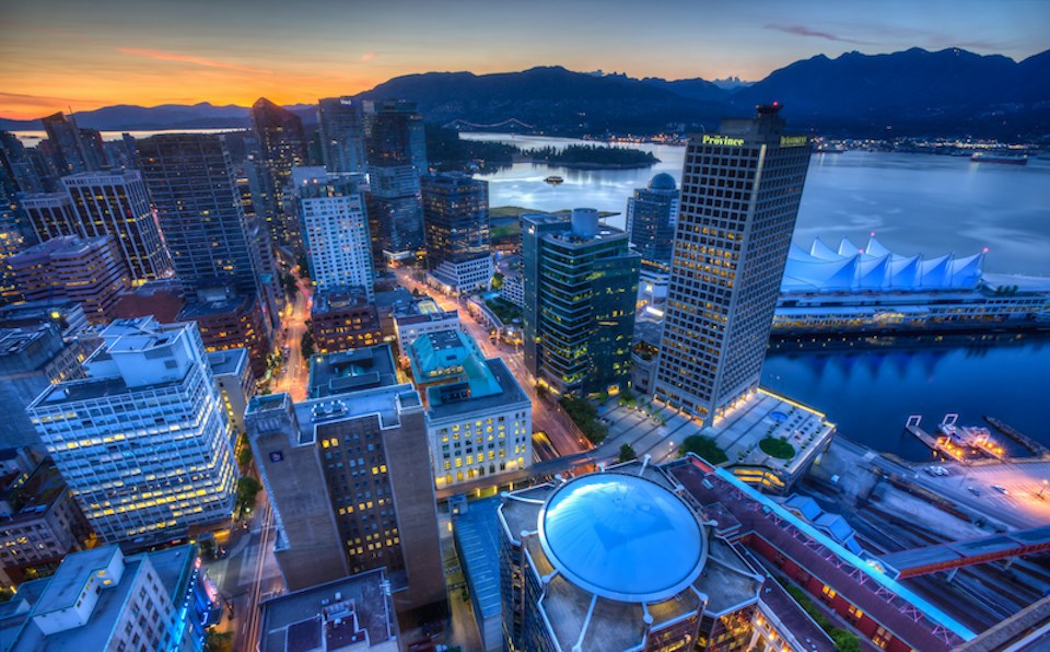downtown-vancouver-light-glow