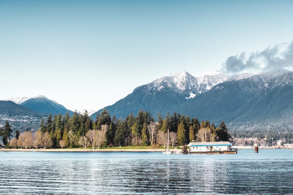 Photo of Vancouver North Shore Mountains view from Harbour Green Park, Canada winter
