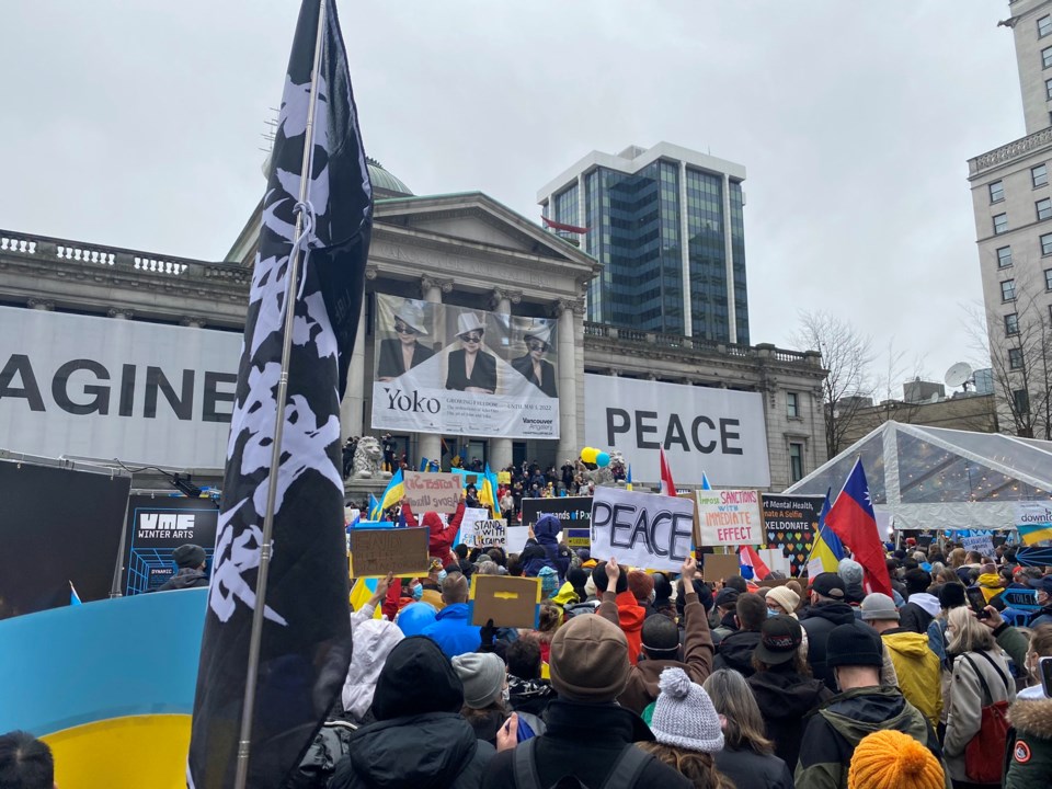 Ukraine war protest Vancouver Art Gallery