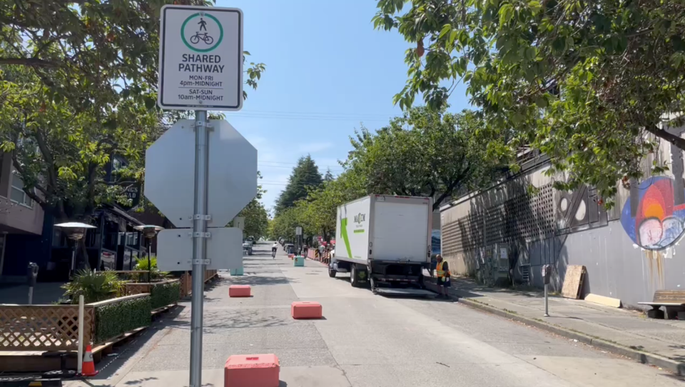 yew-st-pedestrian-friendly-open-street