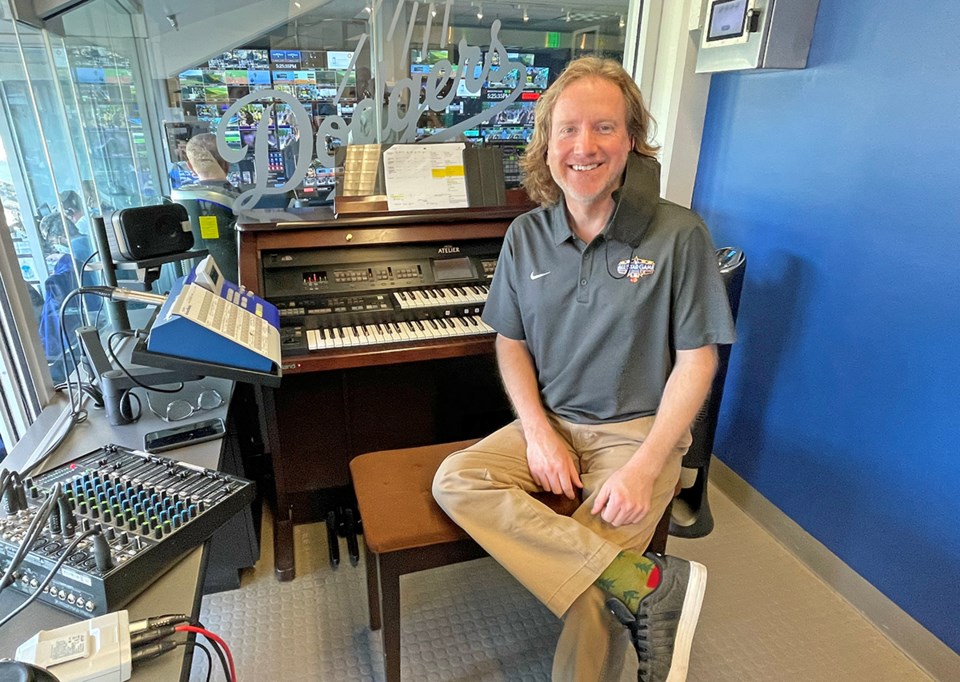 dodgers-organist-dieter-ruehle
