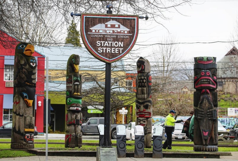 DuncanTotemPoles