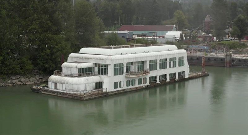 mcbarge-fraser-river