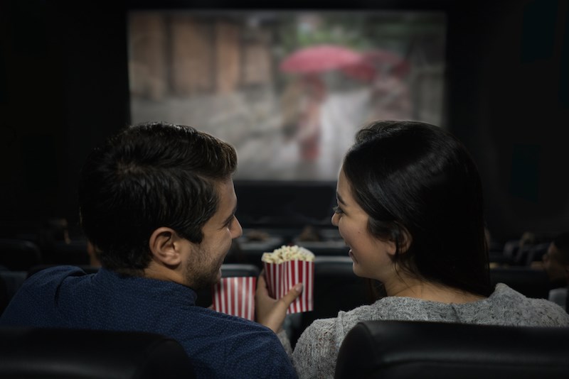couple-movie-theatre