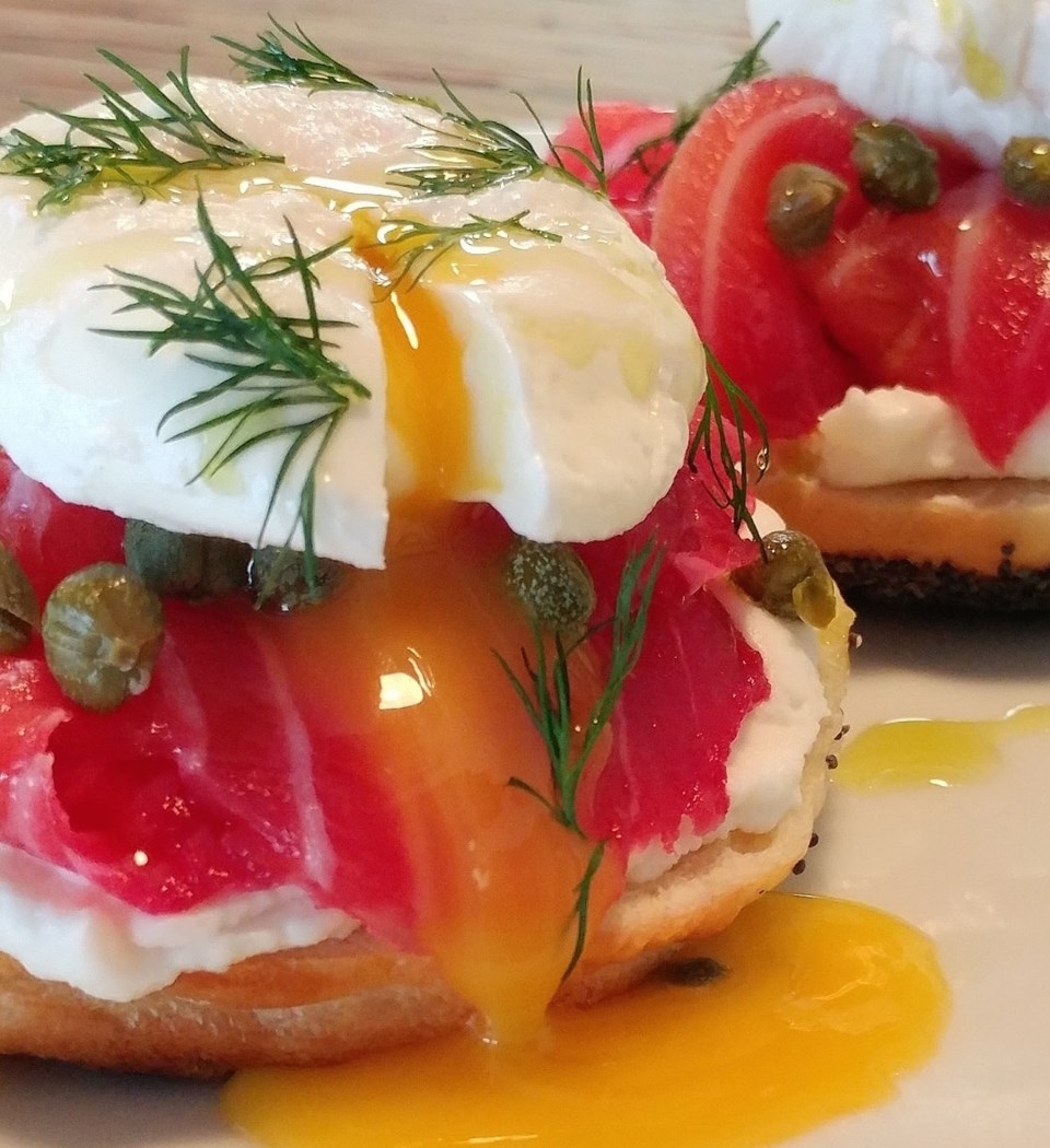 eggs-on-lox-mensch-vancouver