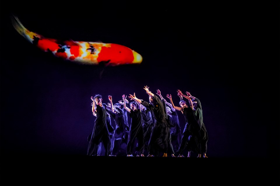 Behind the Scenes: Creation of 13 Tongues documents choreographer Cheng Tsung-lung’s creative journey.