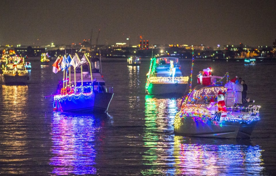 burrard-yacht-club-festival-of-lights-christmas-boat-parade