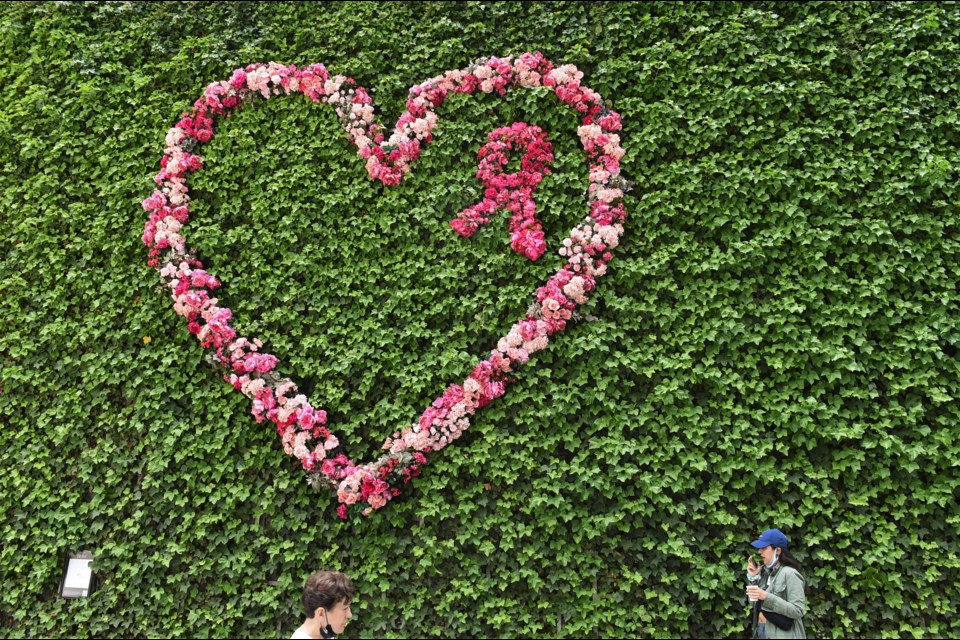 Fleurs de Villes is all over downtown Vancouver until June 20.