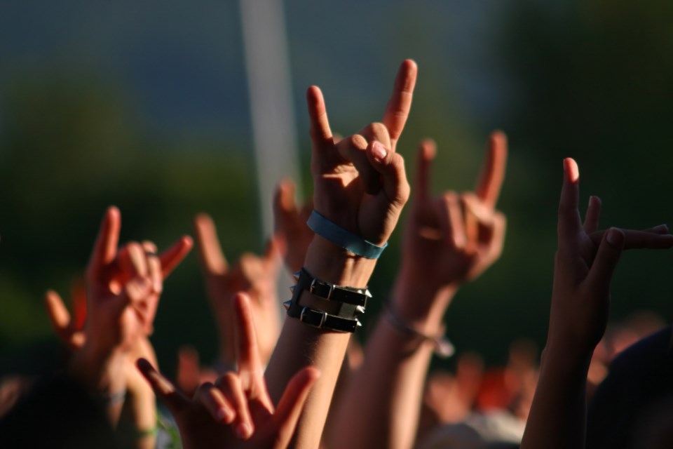 metal-horns-music-aarstudio-istock-gettyimagesplus-gettyimages-471079789