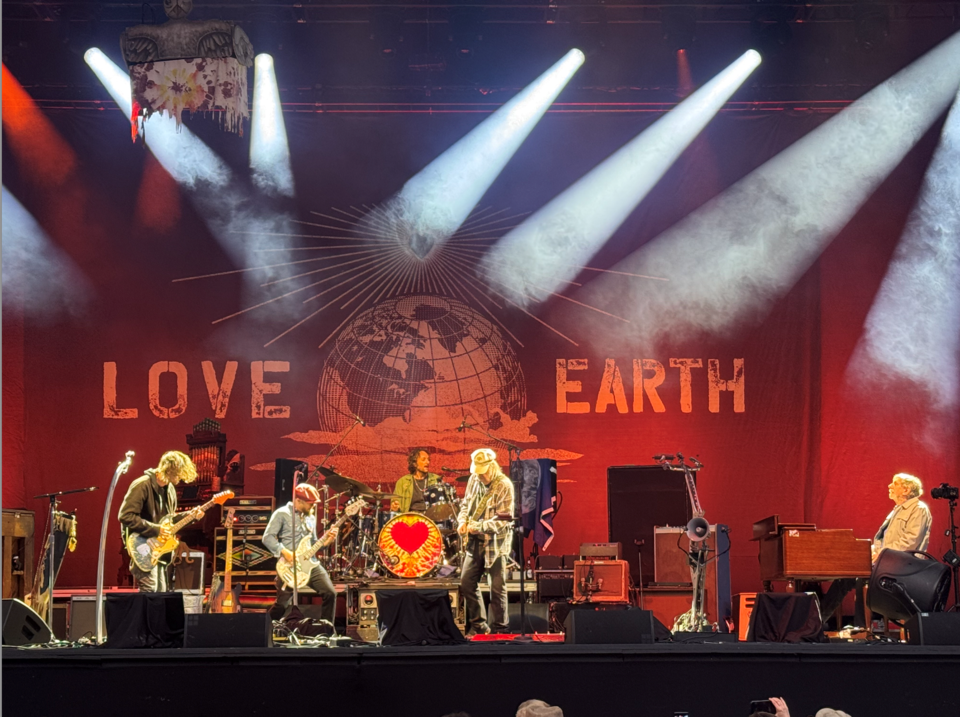 neil-young-vancouver-bunraby-show