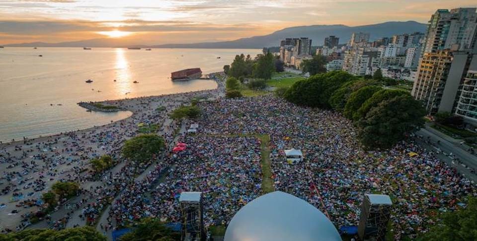 Énorme concert gratuit sur la plage à Vancouver à l’été 2023