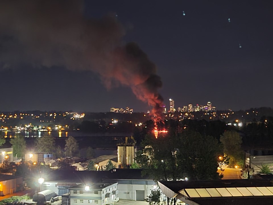 Surrey wharf fire1