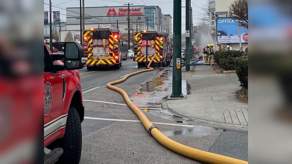 vancouver-fire-dtes-smoke