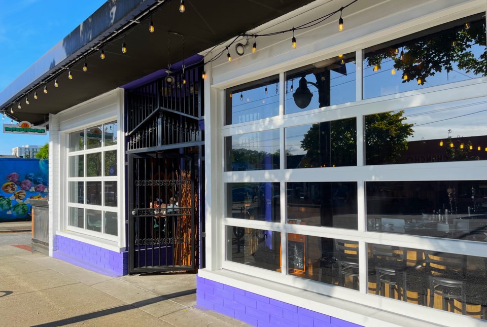 apollos-commercial-drive