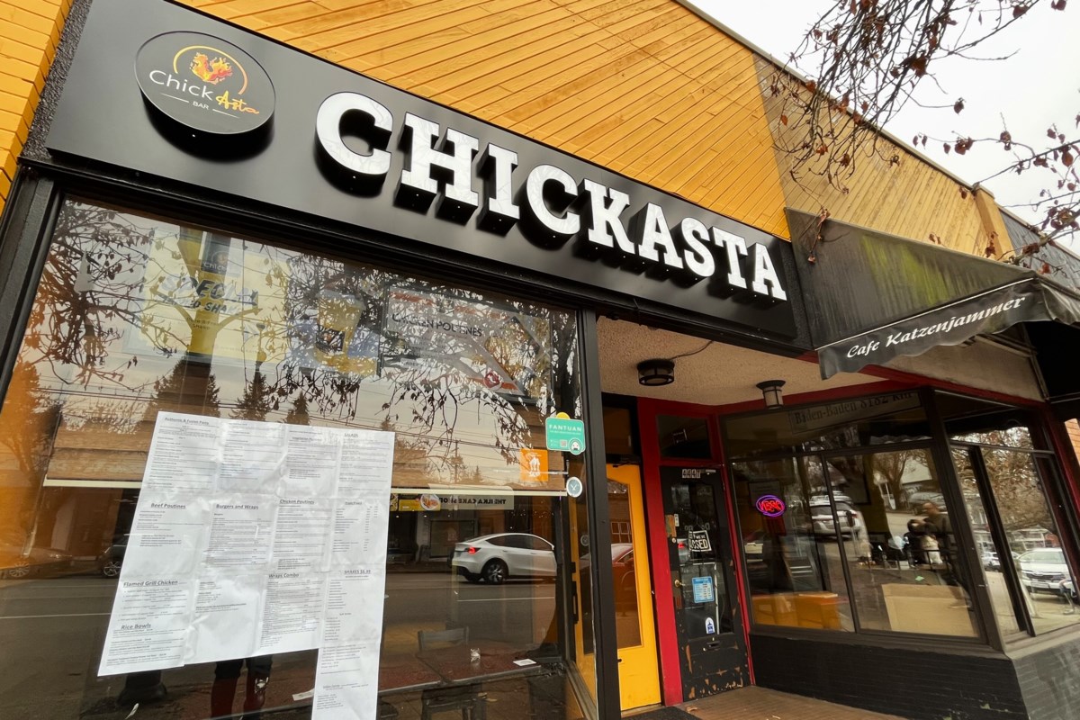 Se abre un restaurante de pollo frito y fideos en Vancouver