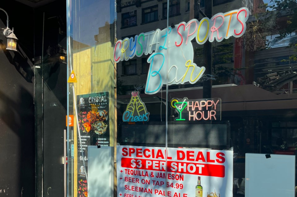 crystal-sports-bar