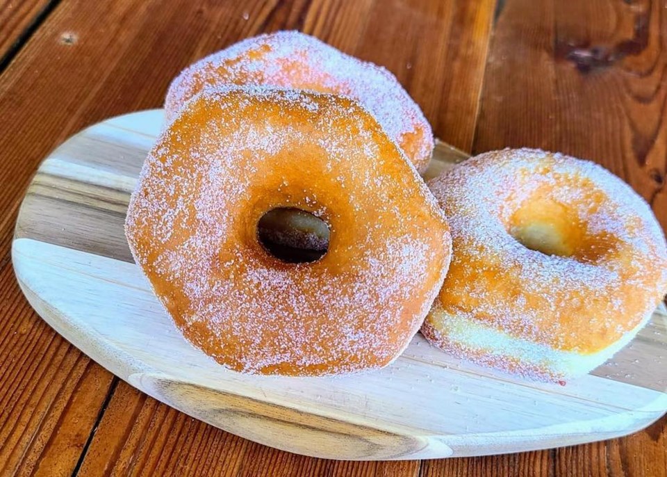 donuts-bruncheria-donuteria-cofeteria-vancouver