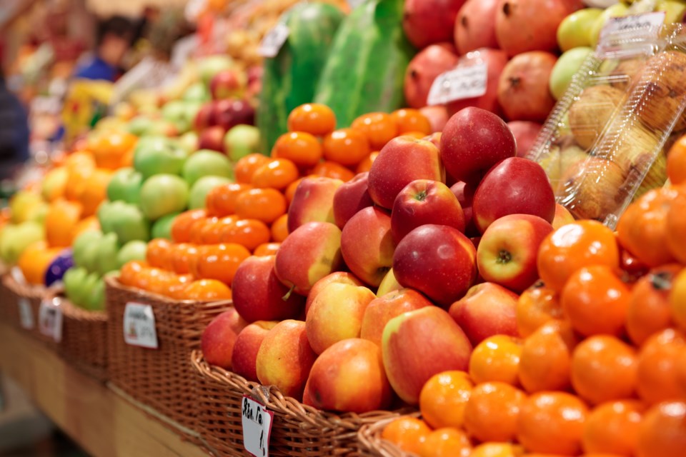 Grocery store apples