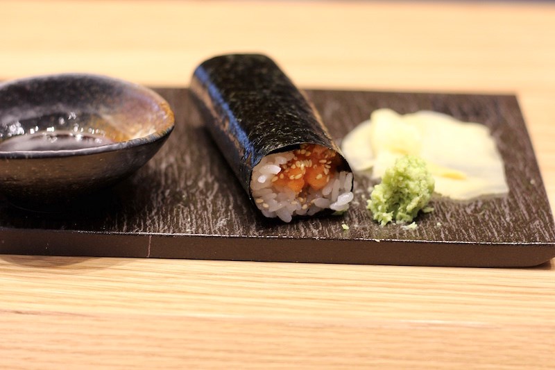 hello-nori-salmon-hand-rol