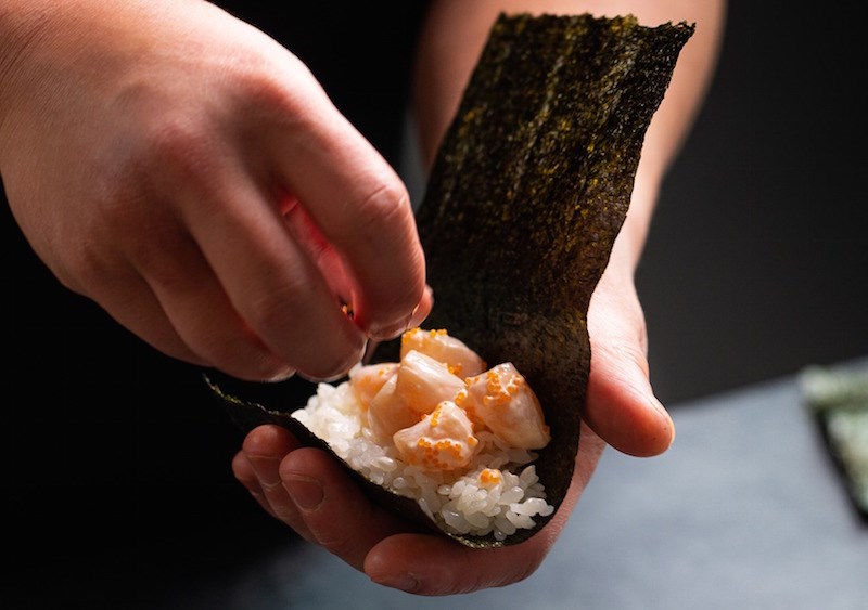 hello-nori-scallop-handroll