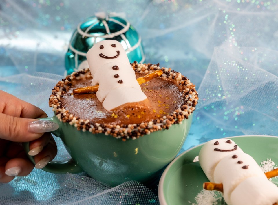 Dining Delight: Hot Cocoa Bar with Gingerbread Theme