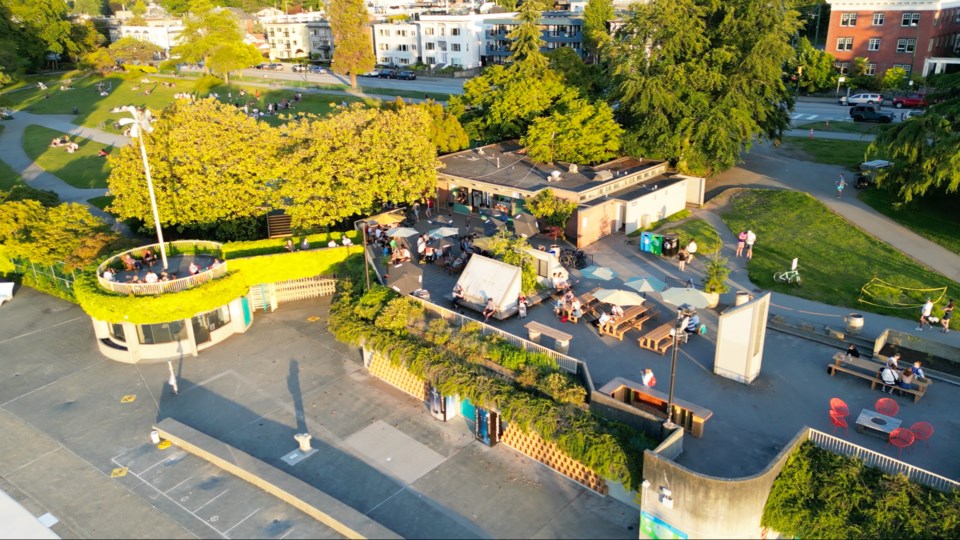 kitsilano-pool-concession02