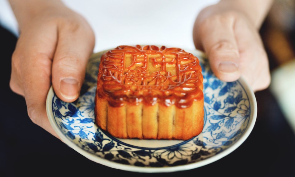 mooncake-mid-autumn-festival