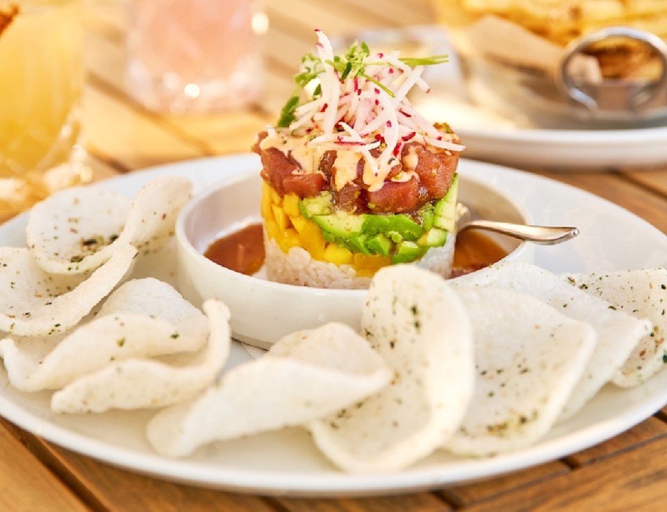 moxies-tuna-stack