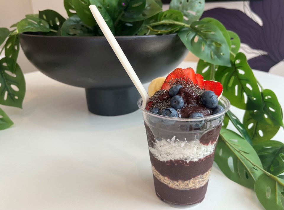 oakberry-acai-bowl-vancouver