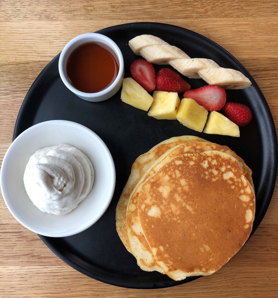 pancakes-breakfast-1909-kitchen-tofino