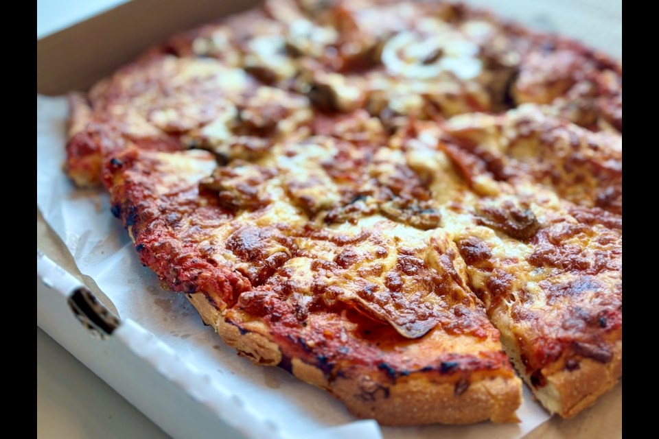 鶹ýӳhas a new delivery pizza option and it's all Greek. Pinky's Pizza launched in February 2025.