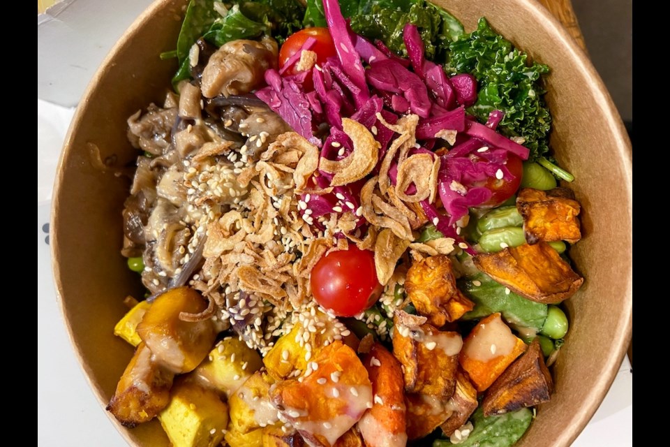 Wela specializes in bowls, wraps, and smoothies with many vegan and gluten-free options.