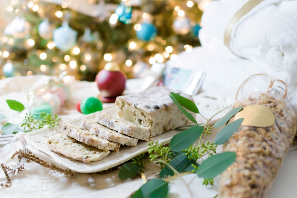 four-seasons-yew-stollen