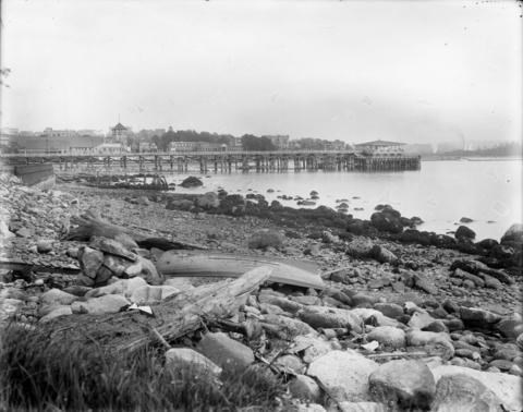 English Bay boasted two piers between 1907 and 1958. Reference code: AM1376-: CVA 71-17
