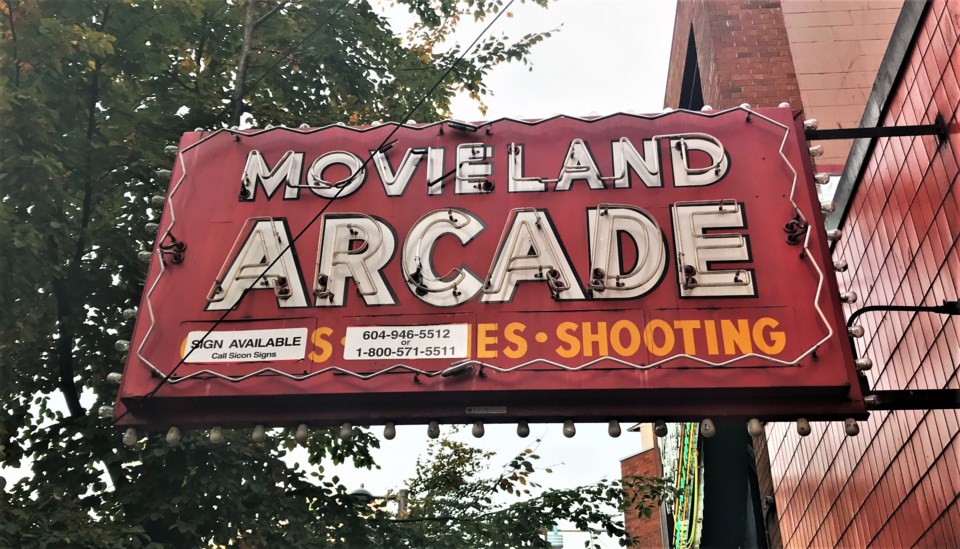 movieland-sign