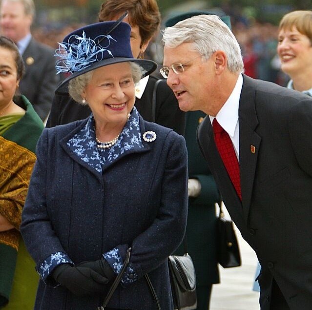 Queen-Elizabeth-Vancouver-2002-gordon