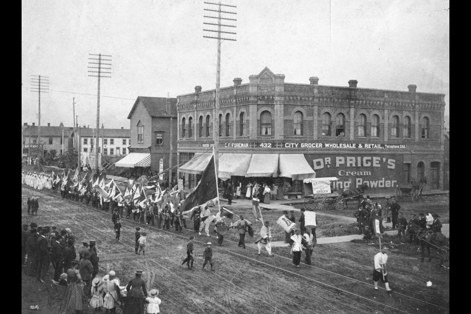 A Chinese funeral procession for Lo Ming travels through the intersection of what is now Main and West Pender streets.
Reference code: AM54-S4-: Str P232